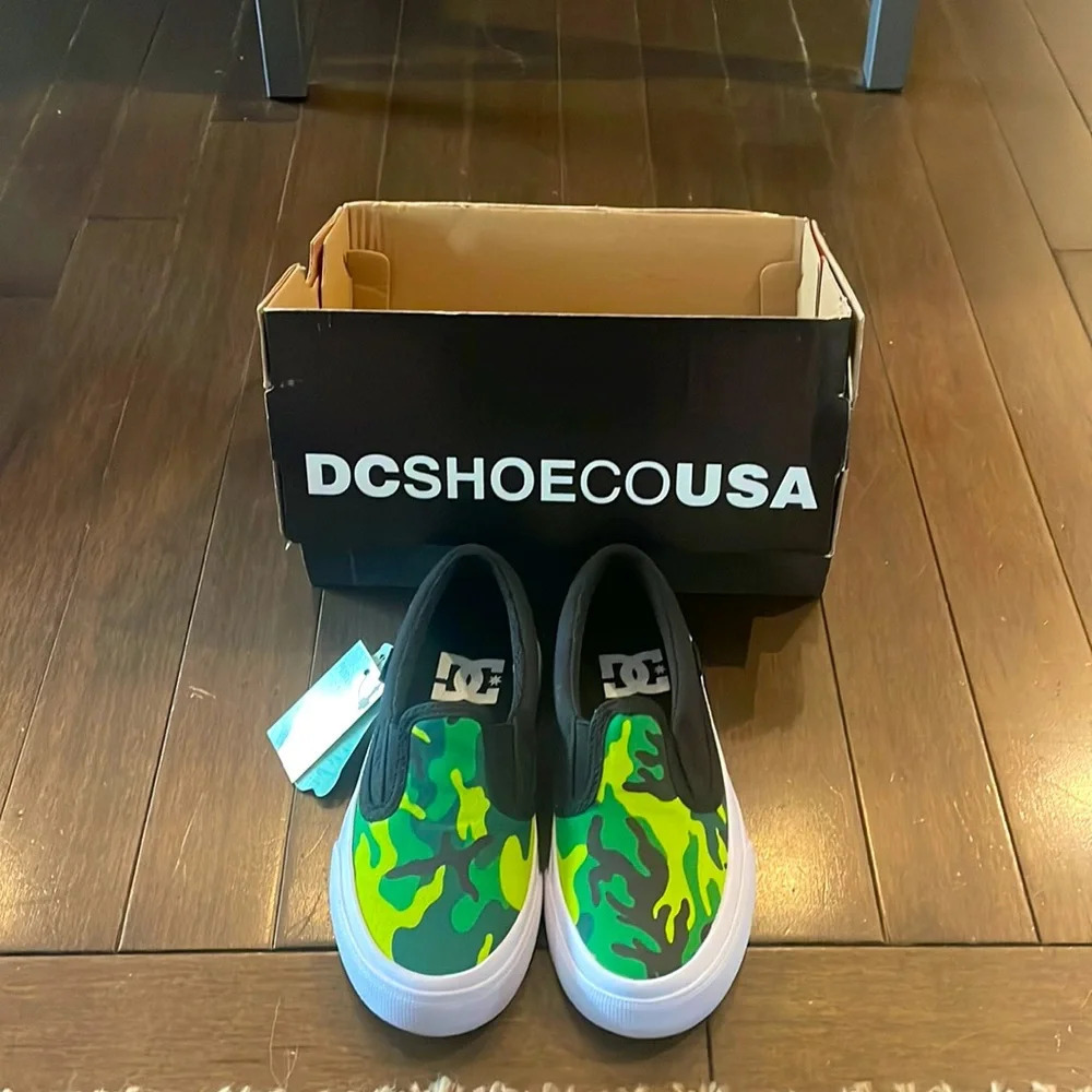 NWT DC Toddler shoes size 11 with green camo print slip on Sneaker